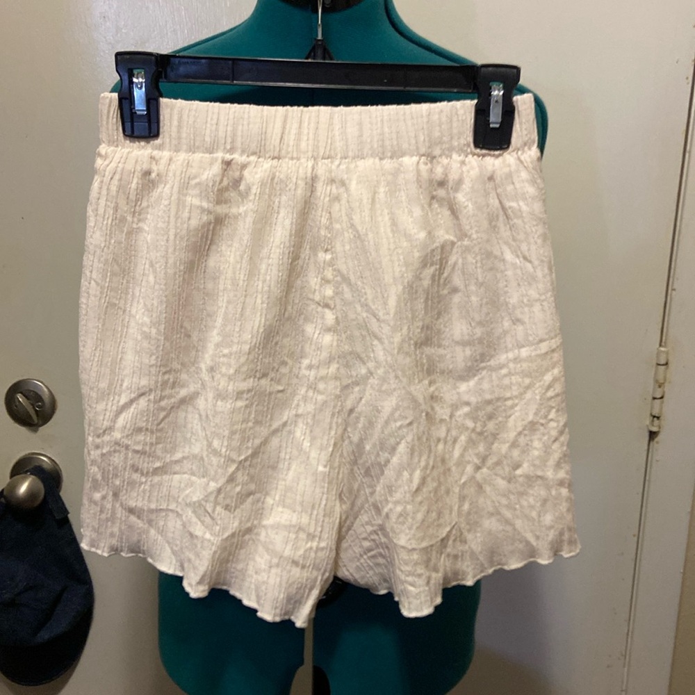 Ivory Shorts 6 (Med) NIAY